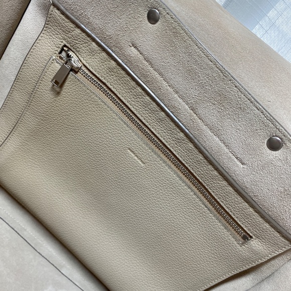 Celine Medium Big Bag in Soft Bare Calfskin - Light Taupe - Picture 14 of 16